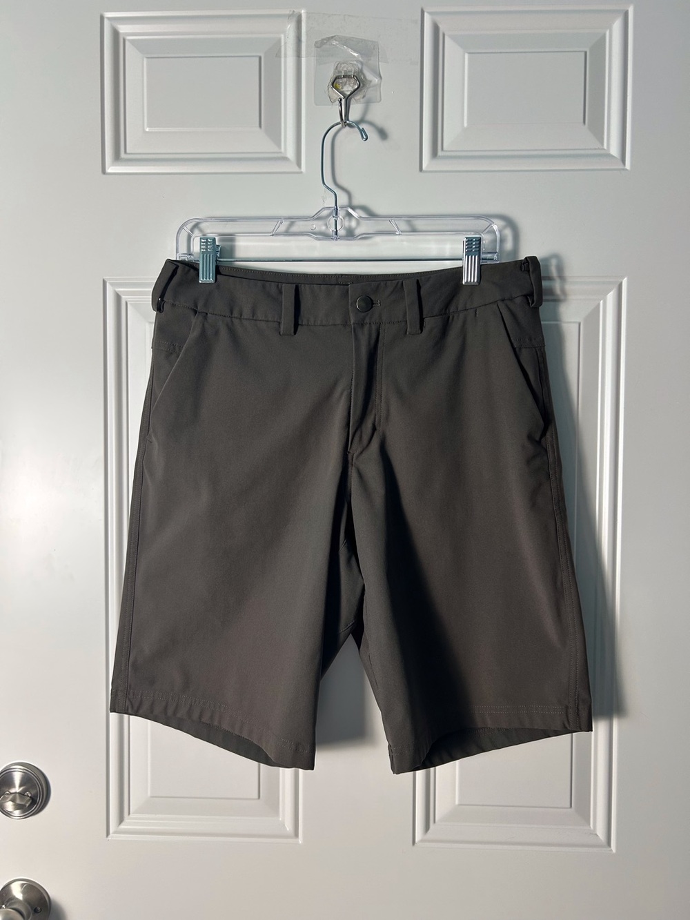 Lululemon Men's Shorts Dark Gray Sz 30  Everyday Shorts Casual  Comfort